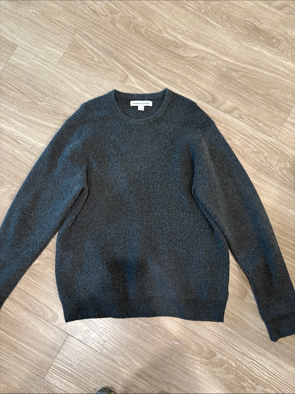 Amazon Essentials Men’s Charcoal Gray Crewneck Sweater